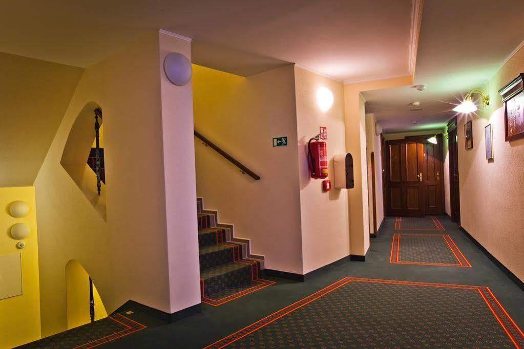 Lazensky Hotel Moskevsky Dvur Карлові Вари Екстер'єр фото