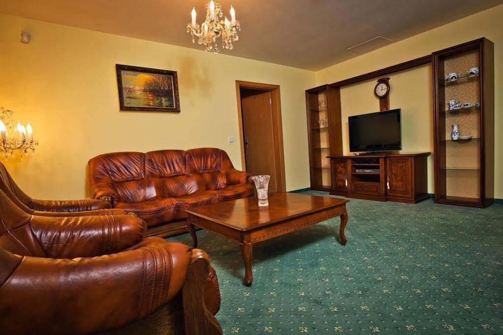 Lazensky Hotel Moskevsky Dvur Карлові Вари Екстер'єр фото